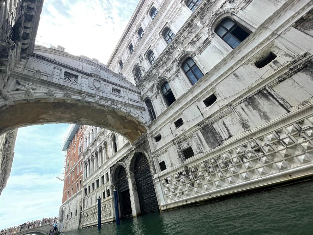 Ca' Ai Sospiri Apartment Venice Luaran gambar